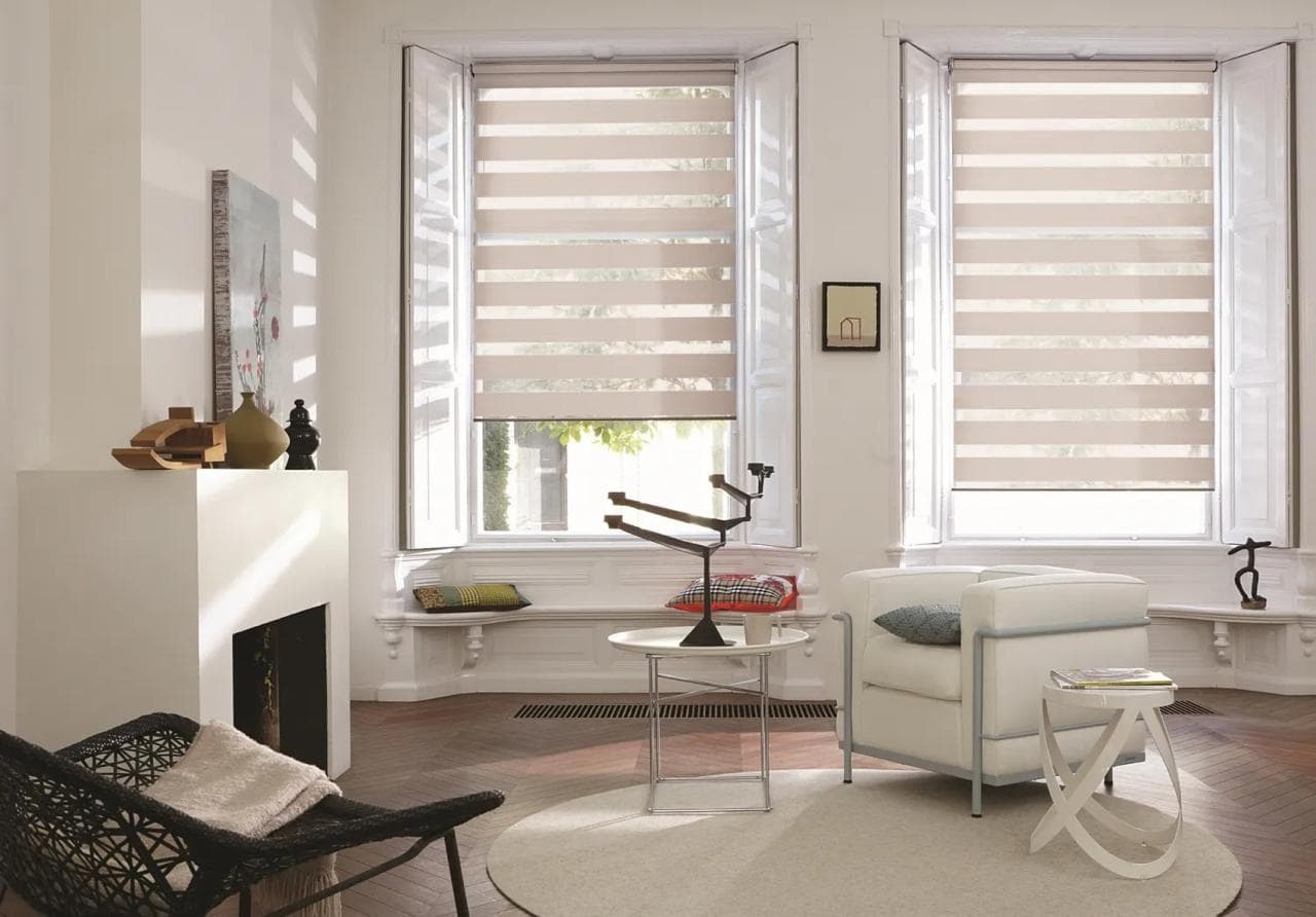 Ambiente con cortinas Hunter Douglas